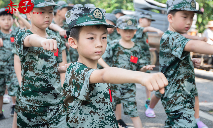 軍訓(xùn)夏令營，磨礪意志，鍛造未來的力量，軍訓(xùn)夏令營，鍛造意志力量，培育未來之星